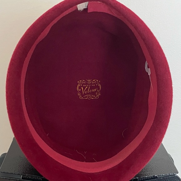 Vintage Red Velour Hat with band Size Medium - Picture 4 of 6
